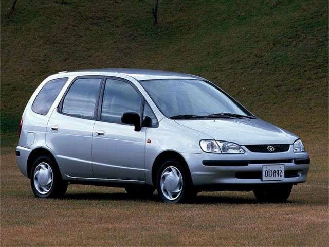 Toyota Corolla Verso génération 1